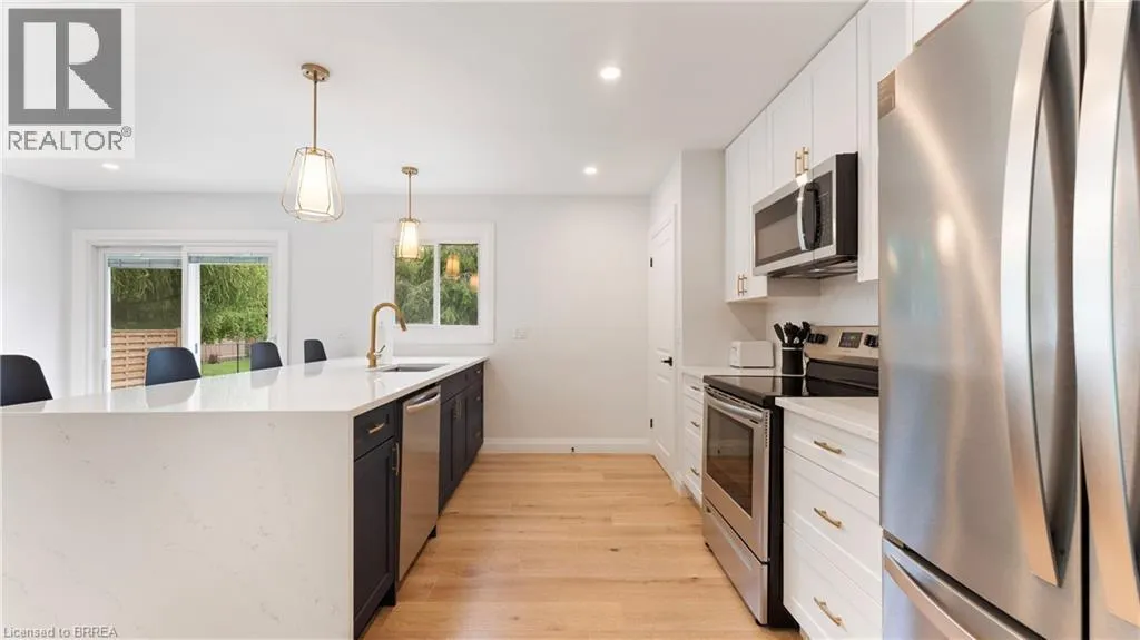 25 SENECA Crescent