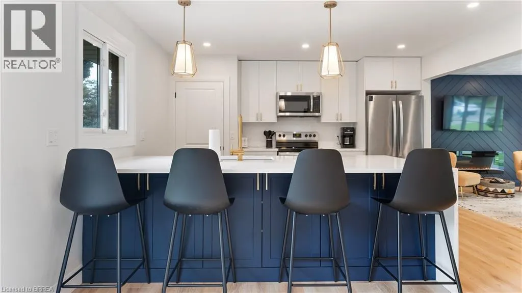 25 SENECA Crescent