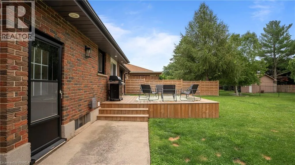 25 SENECA Crescent