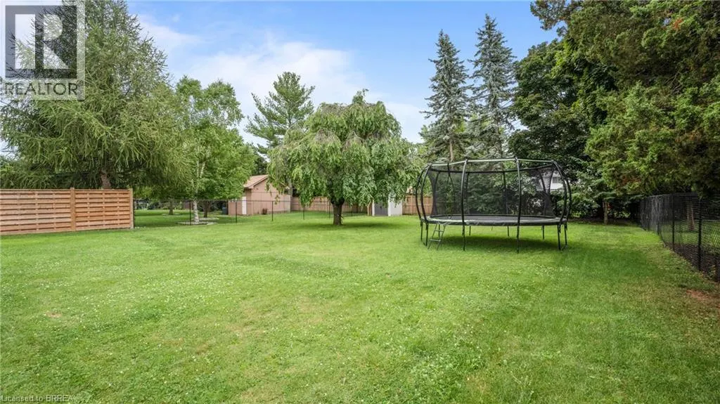 25 SENECA Crescent