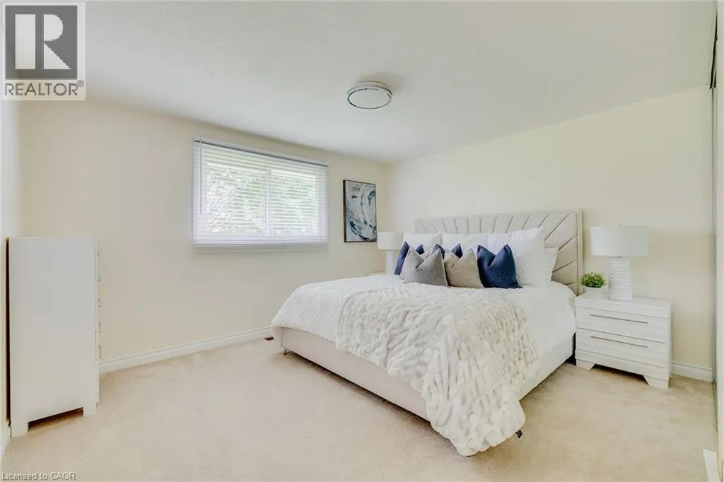 15 LAGUNA Crescent