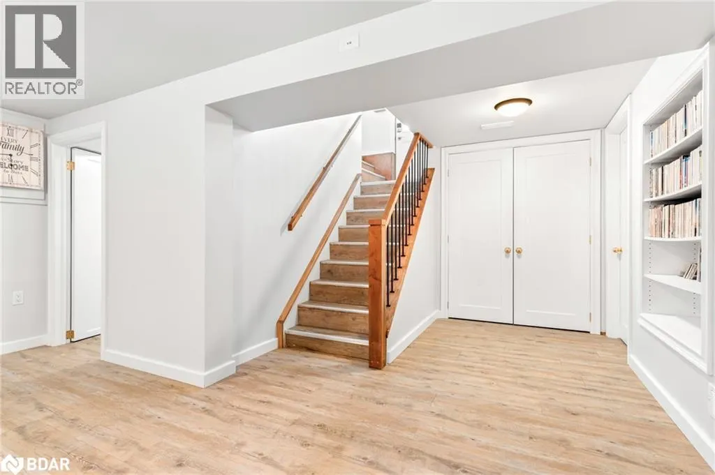 7 LEACH Street