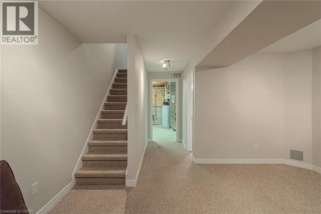 18 SUNNYCROFT Court