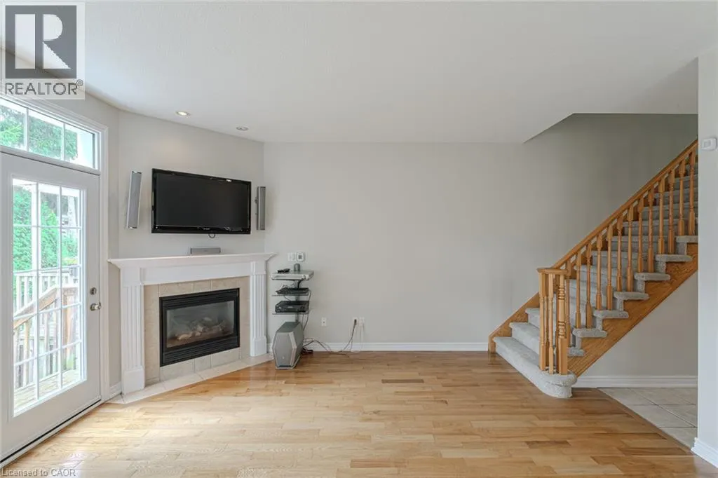 18 SUNNYCROFT Court