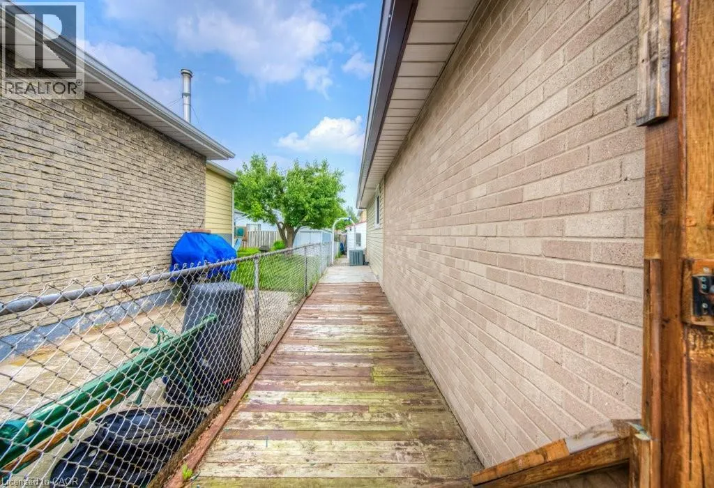 1745 BRIARWOOD Drive