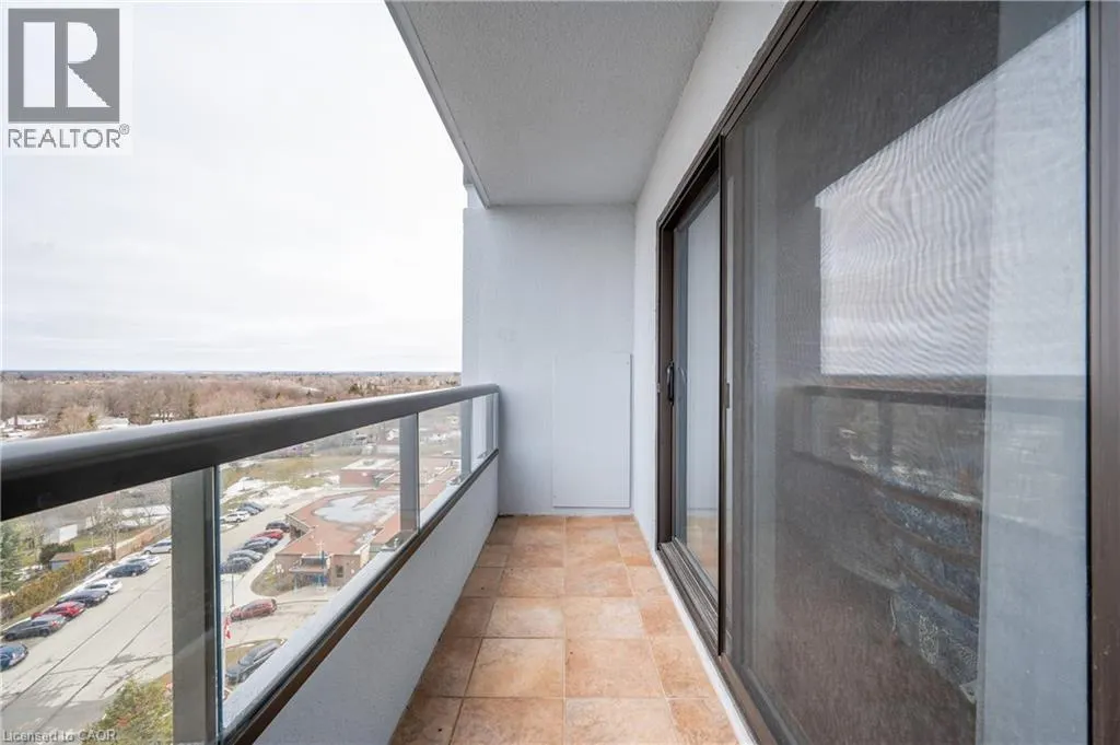 250 GLENRIDGE Drive S Unit# 1106, #1106