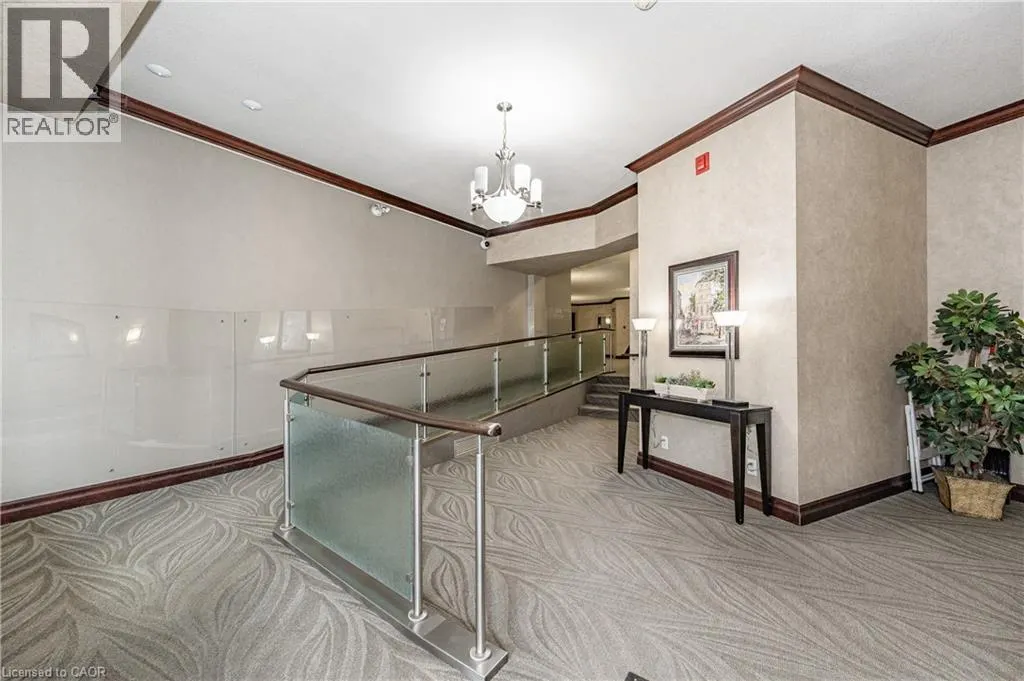 250 GLENRIDGE Drive S Unit# 1106, #1106