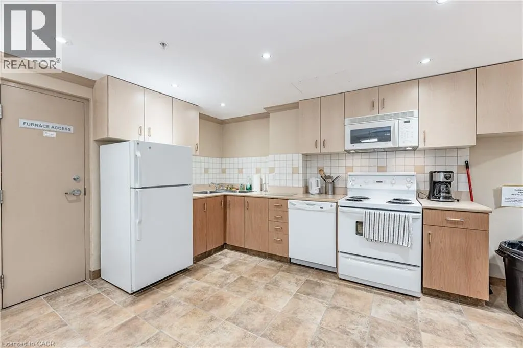 250 GLENRIDGE Drive S Unit# 1106, #1106