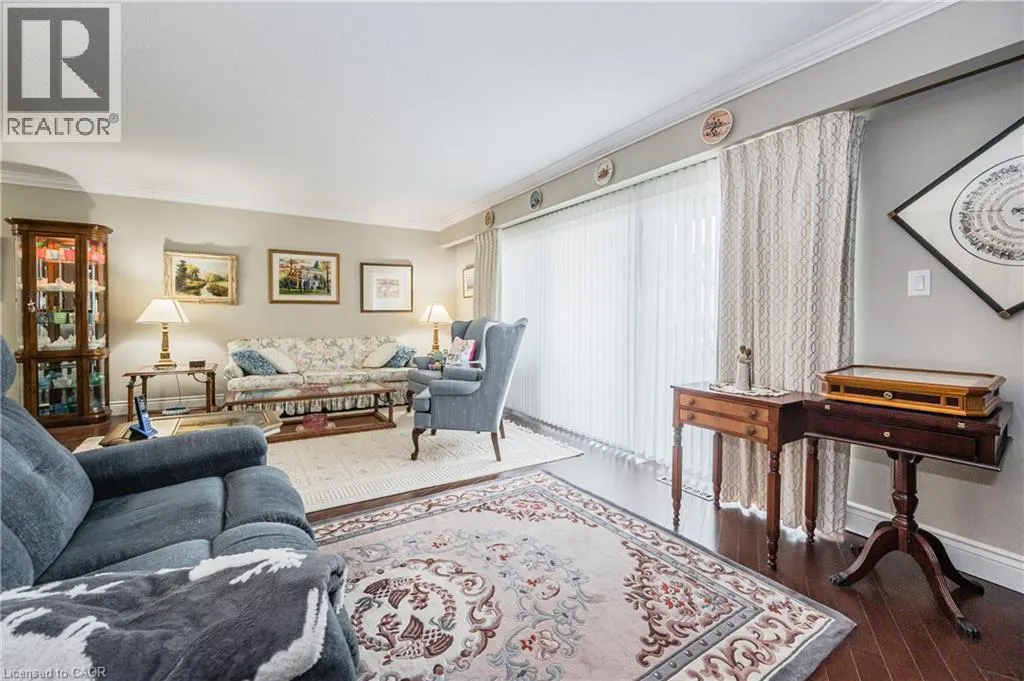 250 GLENRIDGE Drive S Unit# 1106, #1106