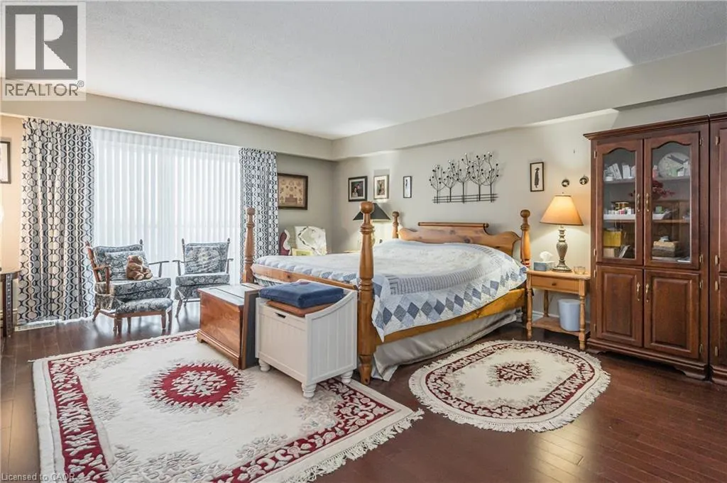 250 GLENRIDGE Drive S Unit# 1106, #1106