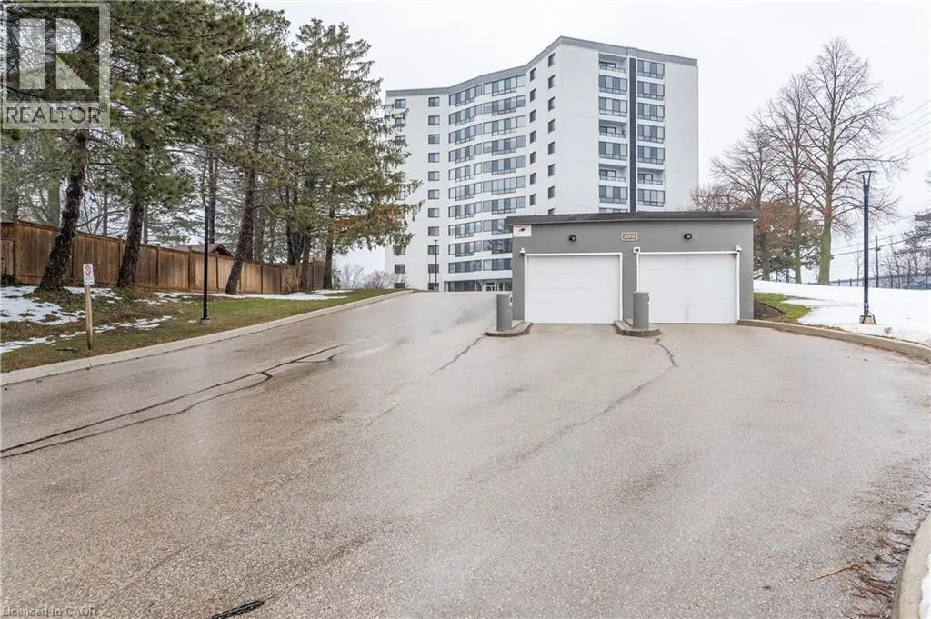 250 GLENRIDGE Drive S Unit# 1106, #1106
