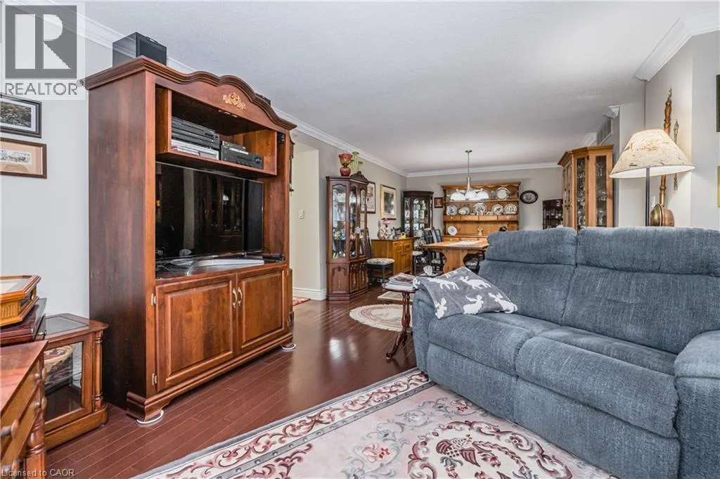 250 GLENRIDGE Drive S Unit# 1106, #1106