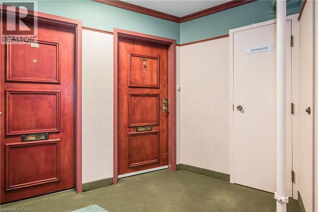 250 GLENRIDGE Drive S Unit# 1106, #1106