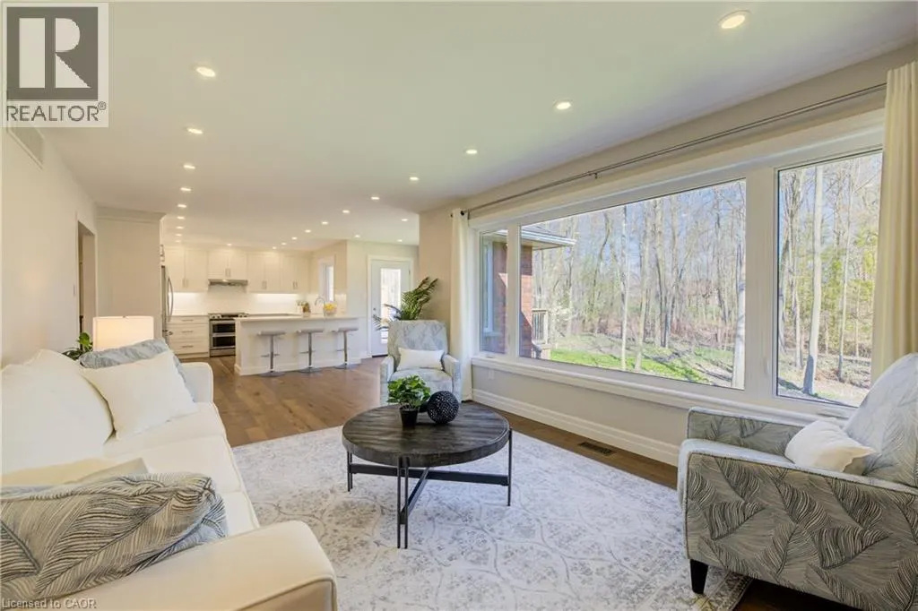 439 NORTHLAKE Drive