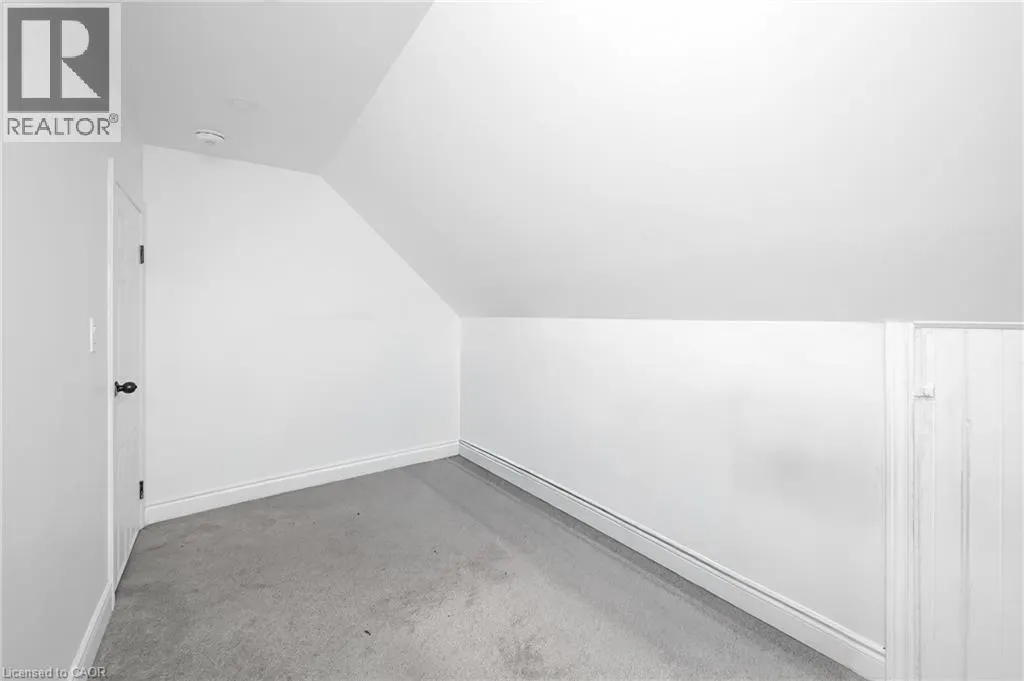 18 HUNTLEY Street
