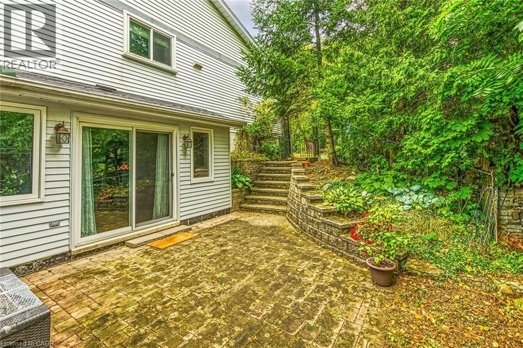 4 IVY Court