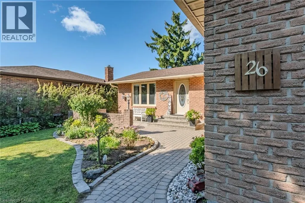26 DOUGLAS Avenue