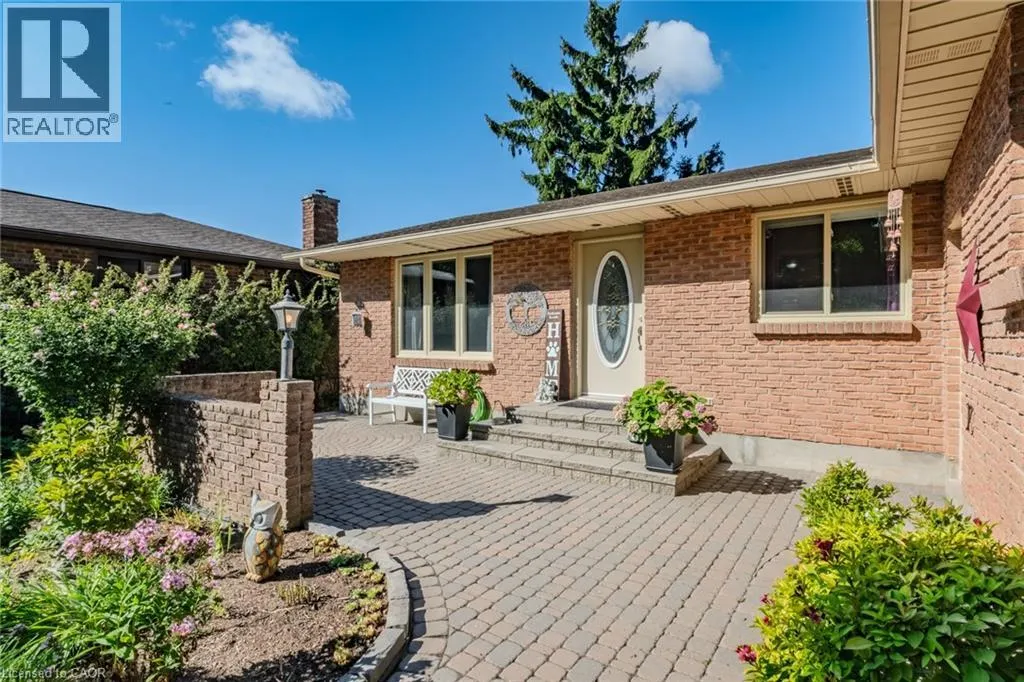 26 DOUGLAS Avenue