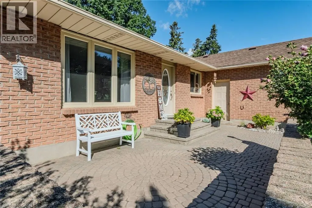 26 DOUGLAS Avenue