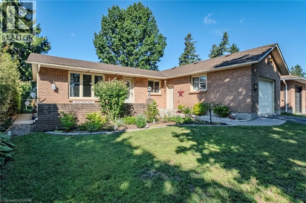 26 DOUGLAS Avenue