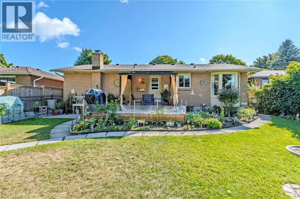 26 DOUGLAS Avenue