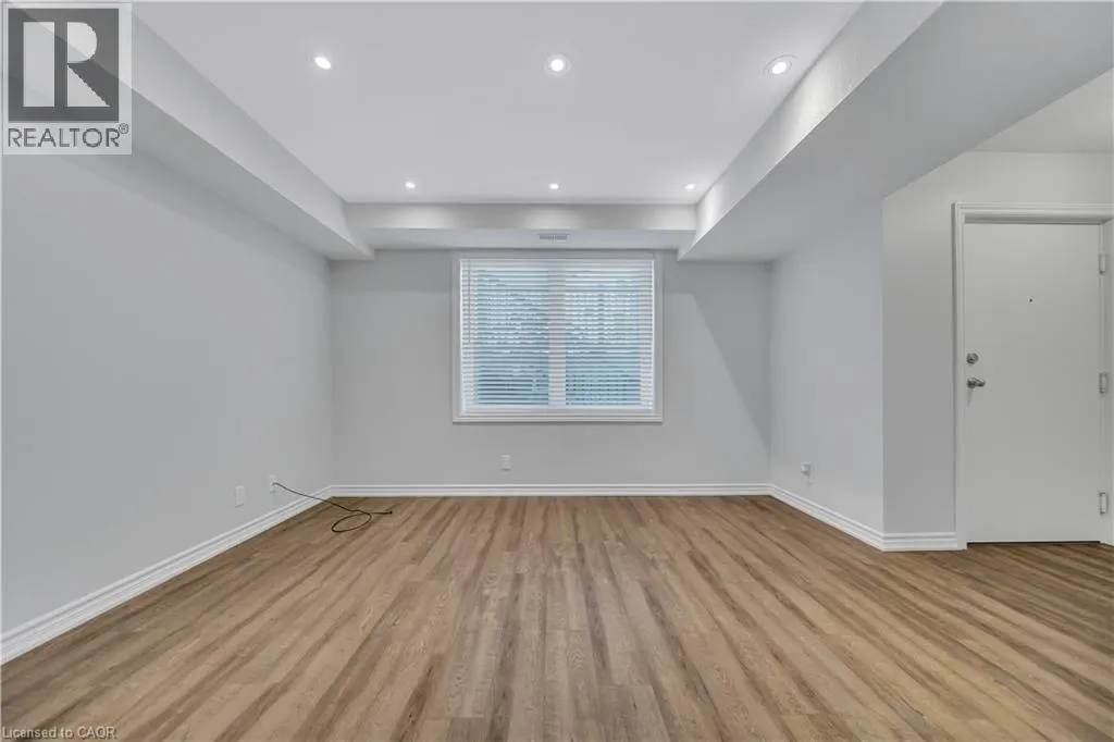 235 CHAPEL HILL Drive Unit# 11, #11