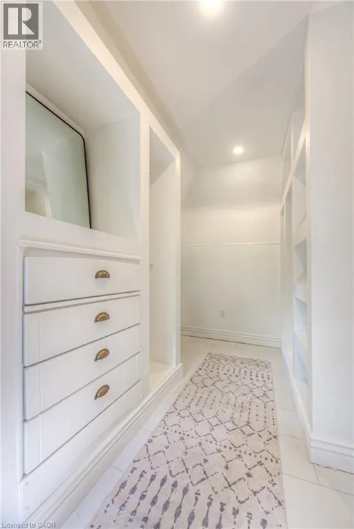 102 WILLIAM Street W