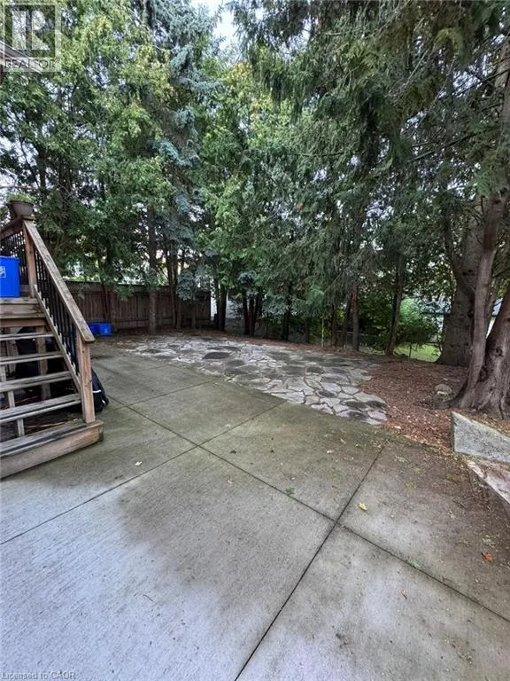 62 MOORE Avenue