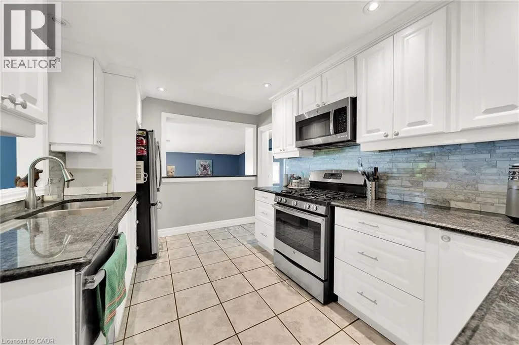226 CARLUKE Road E