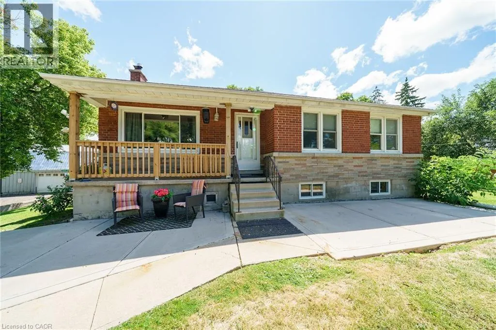 226 CARLUKE Road E
