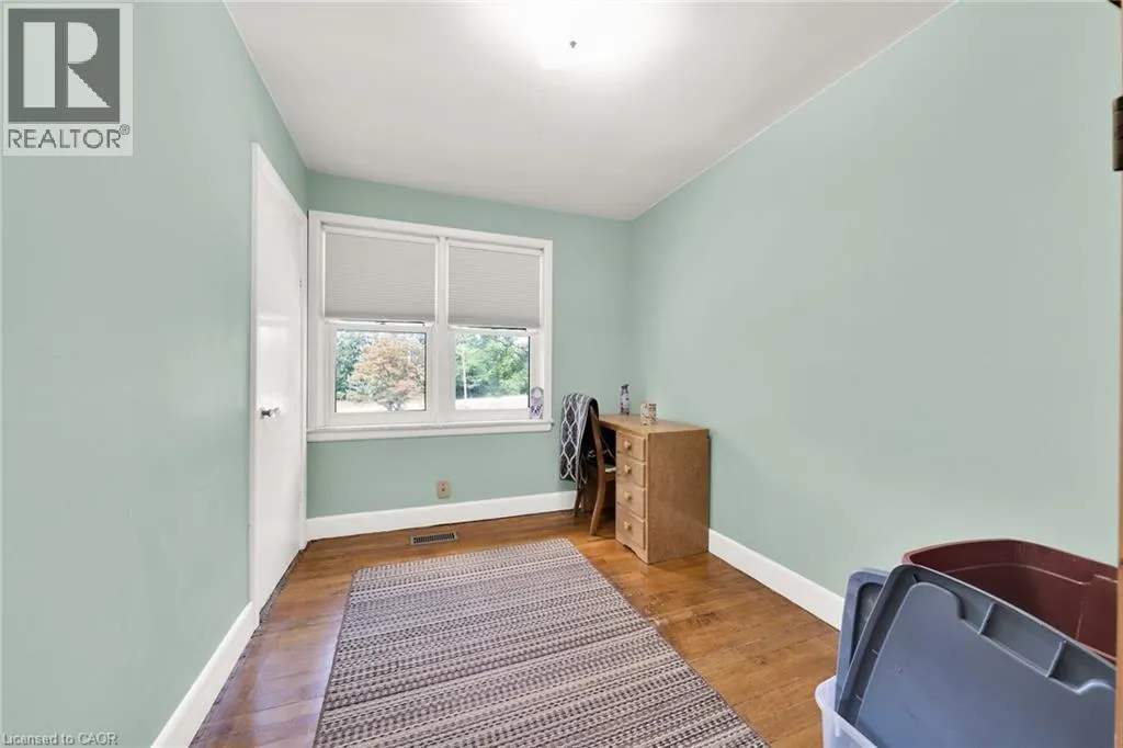 226 CARLUKE Road E