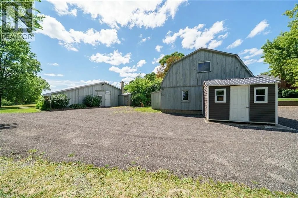 226 CARLUKE Road E
