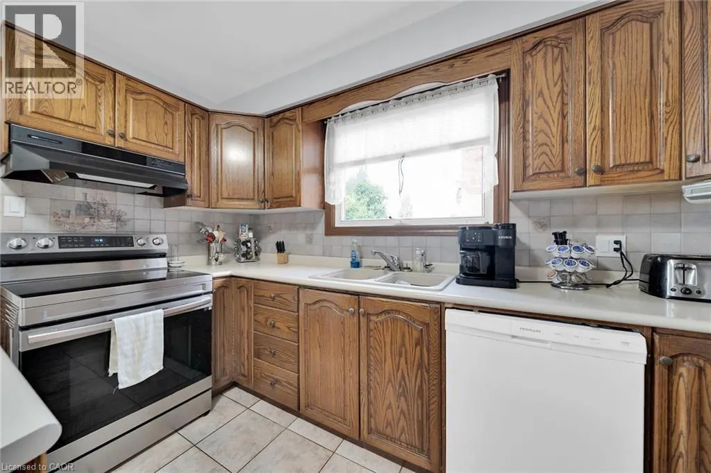 35 MACINTOSH Drive