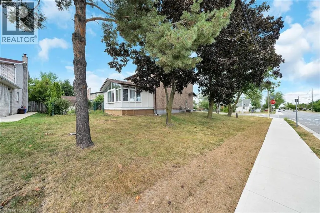 35 MACINTOSH Drive