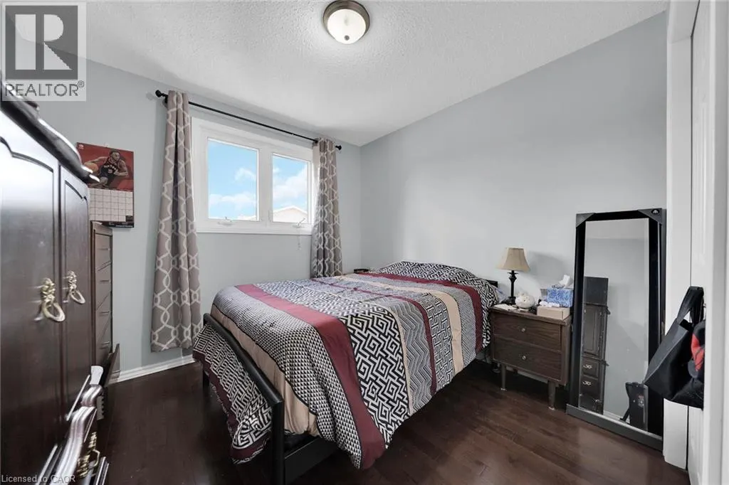 35 MACINTOSH Drive