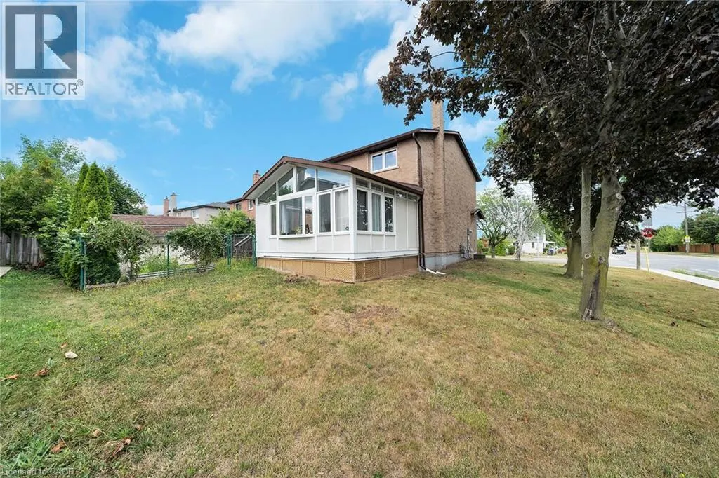 35 MACINTOSH Drive