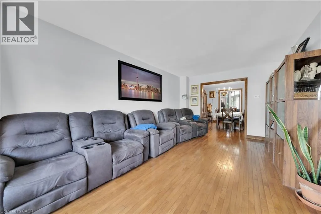 35 MACINTOSH Drive