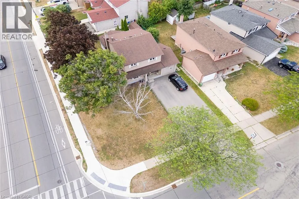 35 MACINTOSH Drive