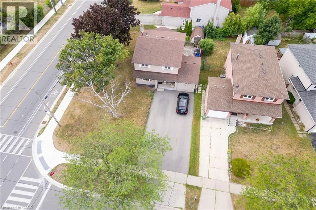 35 MACINTOSH Drive
