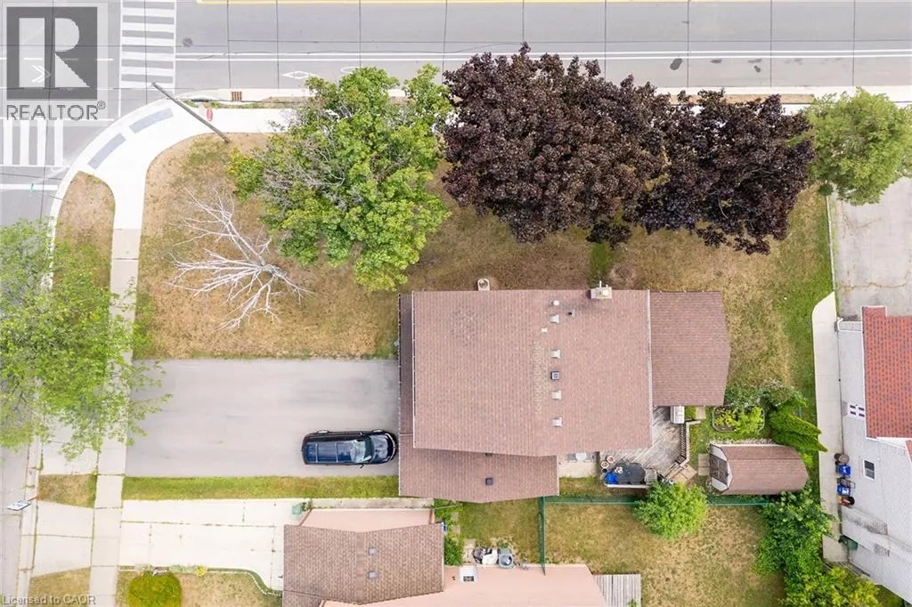 35 MACINTOSH Drive