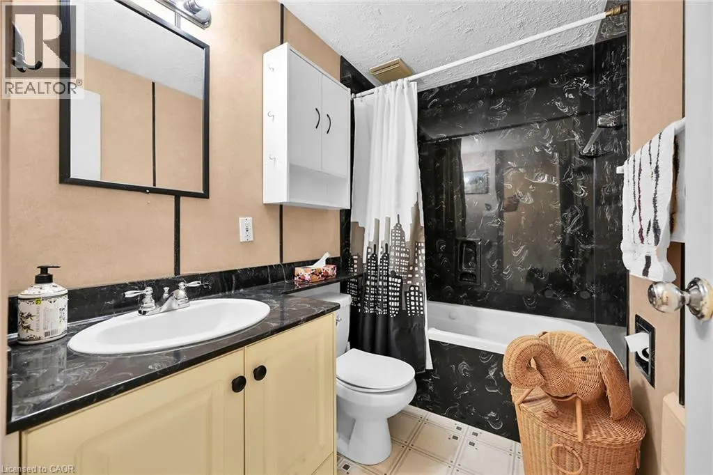 25 BRITTEN Close Unit# A11, #A11