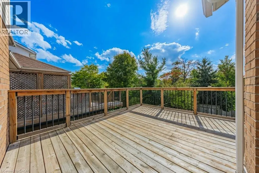 43 BOULDER Crescent