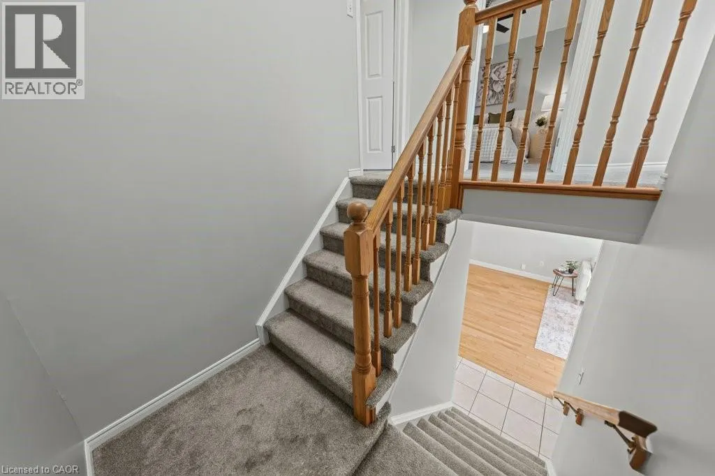 43 BOULDER Crescent