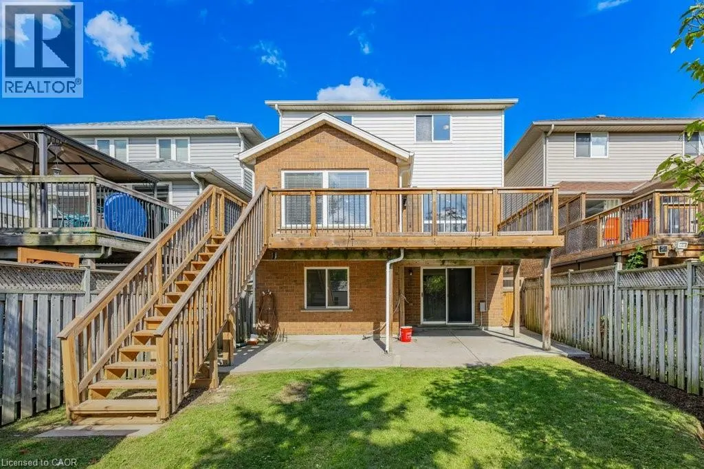 43 BOULDER Crescent