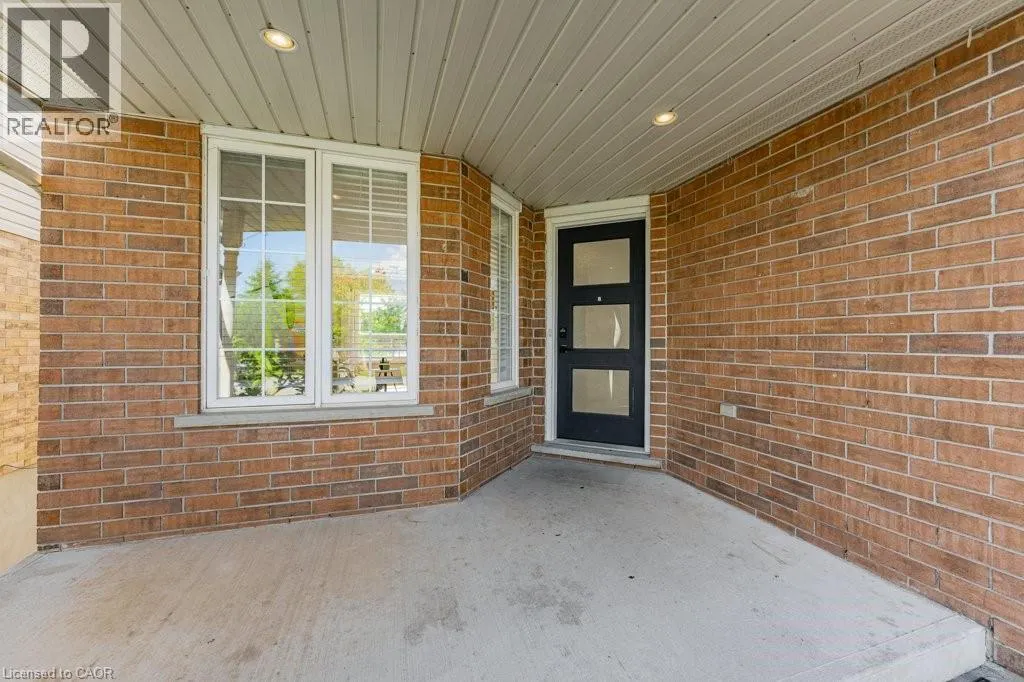 43 BOULDER Crescent