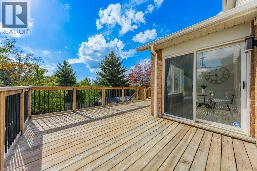 43 BOULDER Crescent