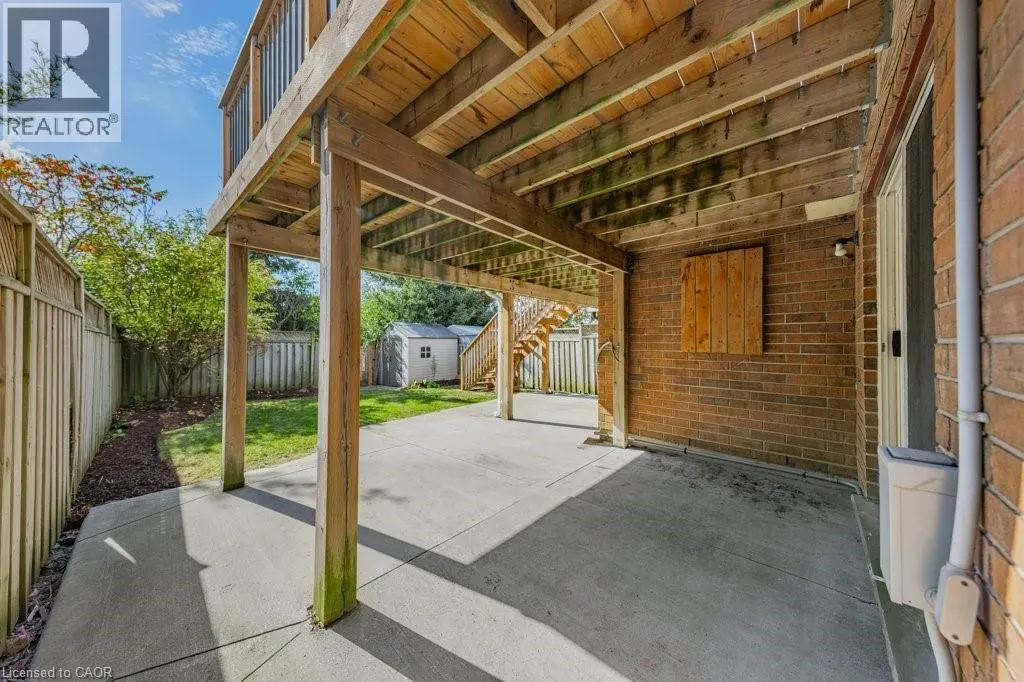 43 BOULDER Crescent