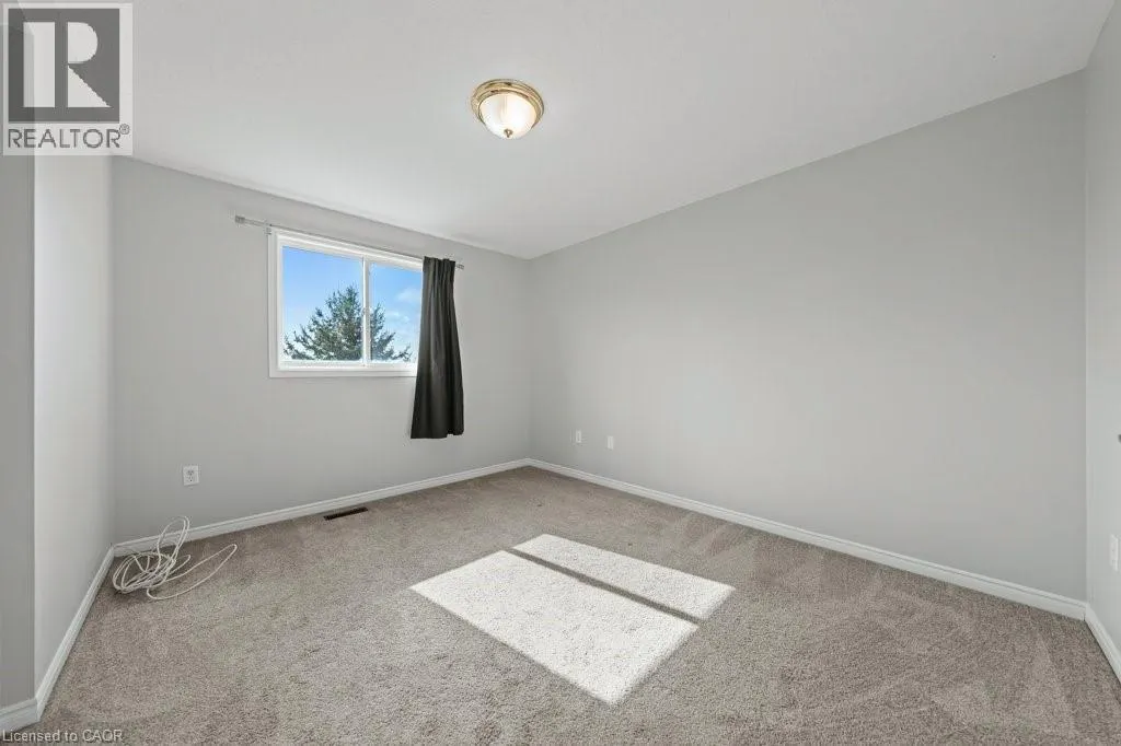 43 BOULDER Crescent