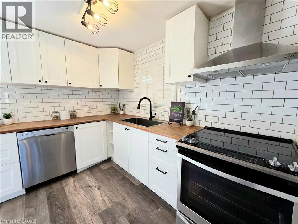 995 ELGIN Street N