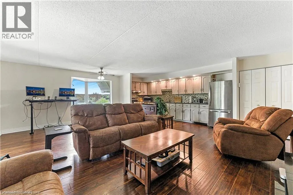 384 ERB Street W Unit# 404, #404